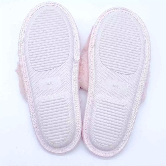 NWT Splendid Plush Criss-Cross Slippers Light Pink Size Medium/Large - Picture 6 of 14